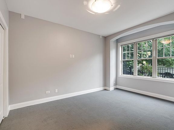 5th image of 3010 W Cornelia Ave #C