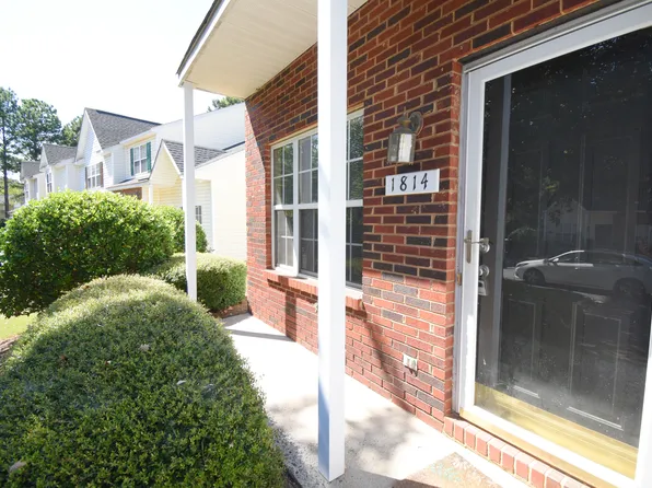 1814 Birch Heights Ct, Charlotte, NC 28213