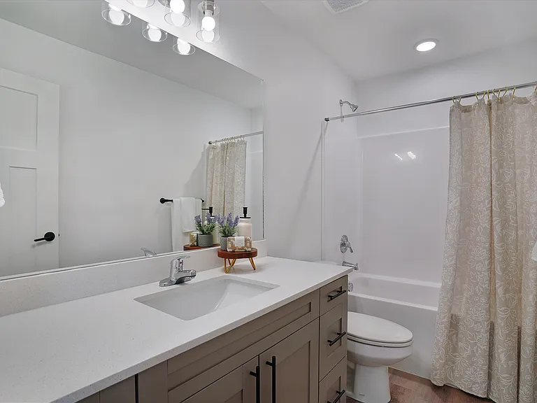 Valo At Bellin Townhomes — Photo 16