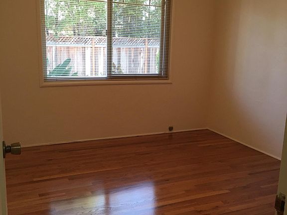 3rd image of 121 Sylvar St APT 3