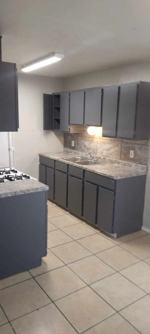 Pointe West Apartments — Photo 3