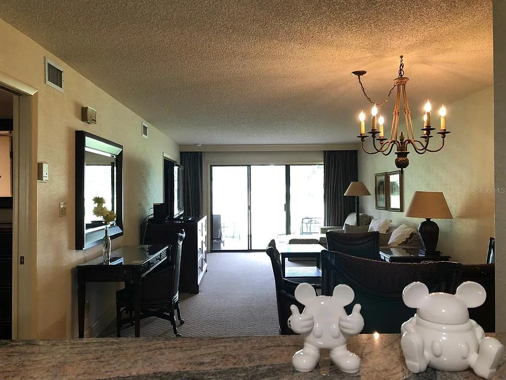 2 bed, 2.0 bath, 940 sqft, $2,600 — Photo 4