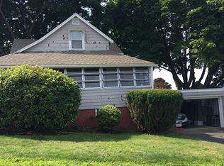 7 Hilltop Rd, Ipswich, MA 01938