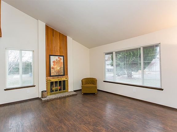 3rd image of 309 Gulf Ct