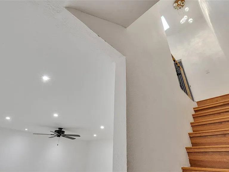 9426 Lake Lotta Cir — Photo 14