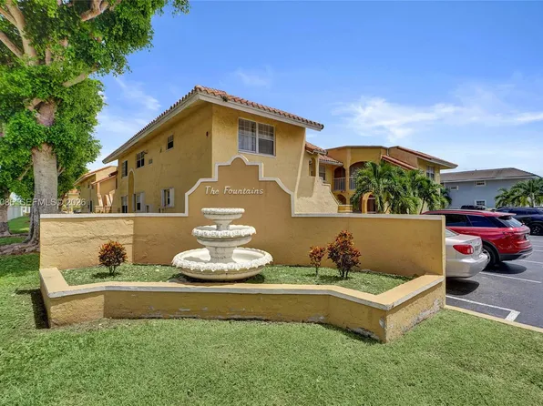 15645 SW 74th Circle Dr #5-6, Miami, FL 33193