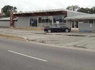 3318 Sheridan Rd, Zion, IL 60099