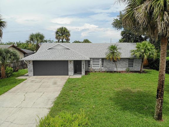 3rd image of 1855 India Palm Dr