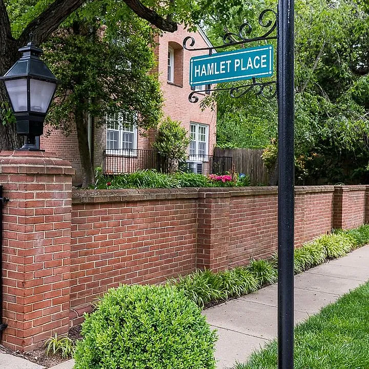 3500 Hamlet Pl #702