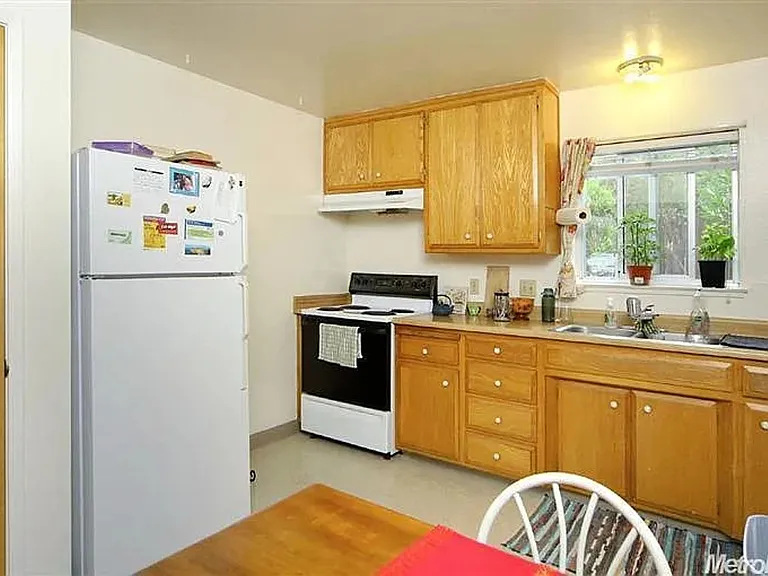 635 Adams St #8 — Photo 11