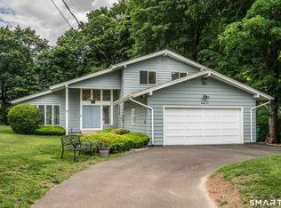 22 Terry Plains Rd, Bloomfield, CT 06002