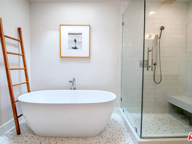 8021 Blackburn Ave #U — Photo 27
