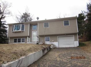 25 Kingswood Rd, Danbury, CT 06811