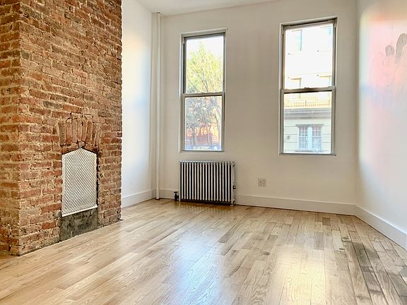 2nd image of 545 Graham Ave APT 1R
