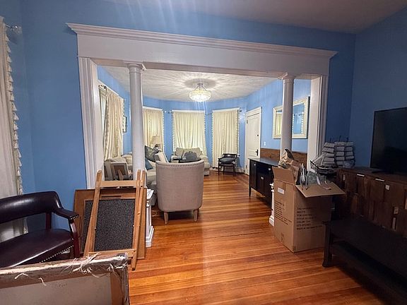 3rd image of 200 Jewett St Floor 1