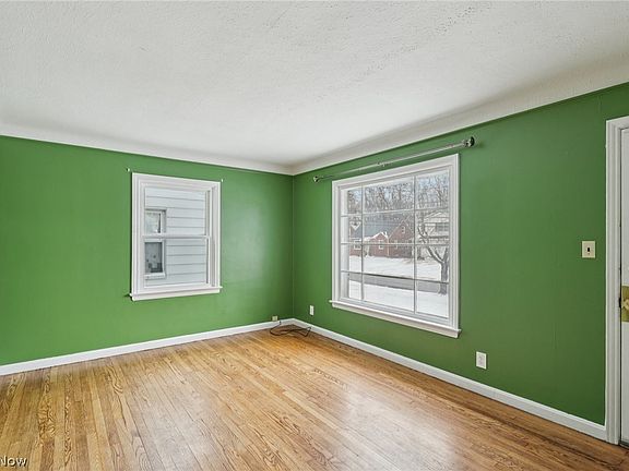 3rd image of 1606 Parker Dr