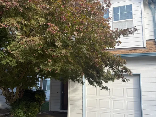 6551 SE Lois St, Hillsboro, OR 97123