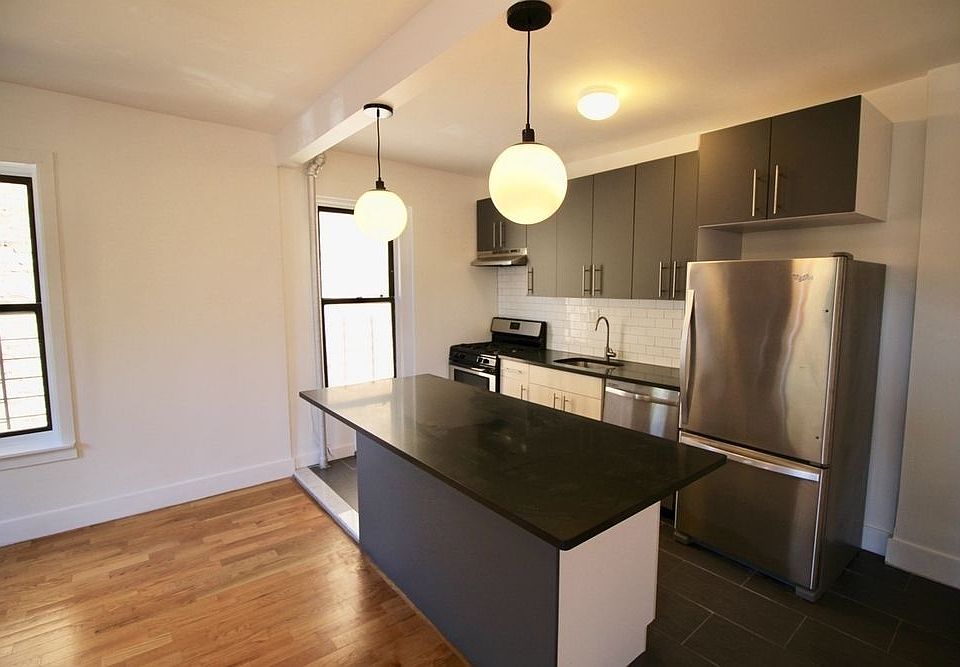 1st image of 435 Grand Ave #2L