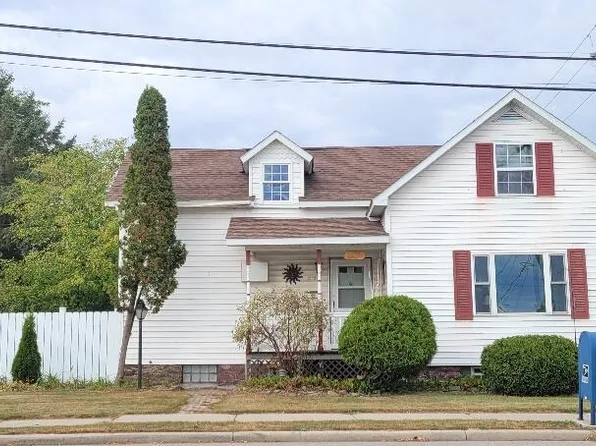2529 13th STREET, Menominee, MI 49858
