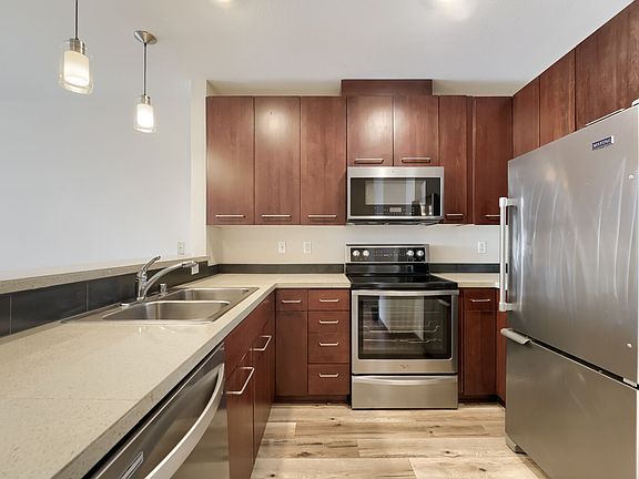 5th image of 655 Crockett St APT A207