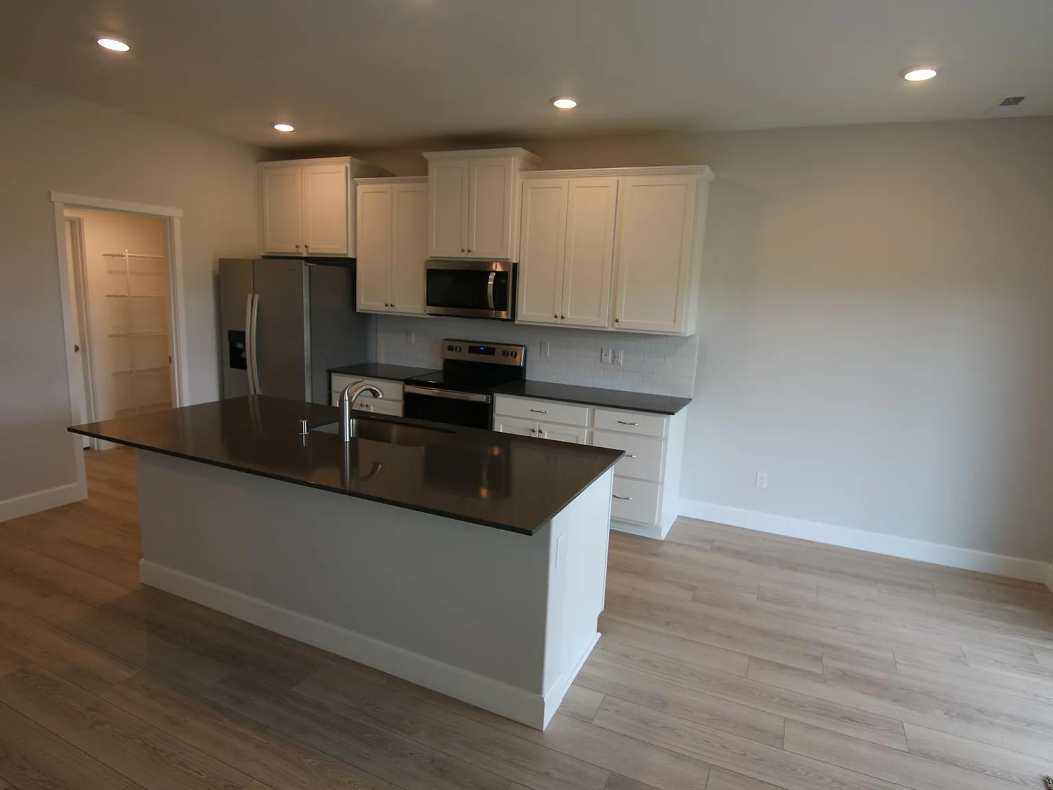 3208 NE 120th Cir — Photo 4