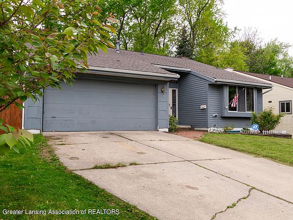 3rd image of 330 Cloverland Dr