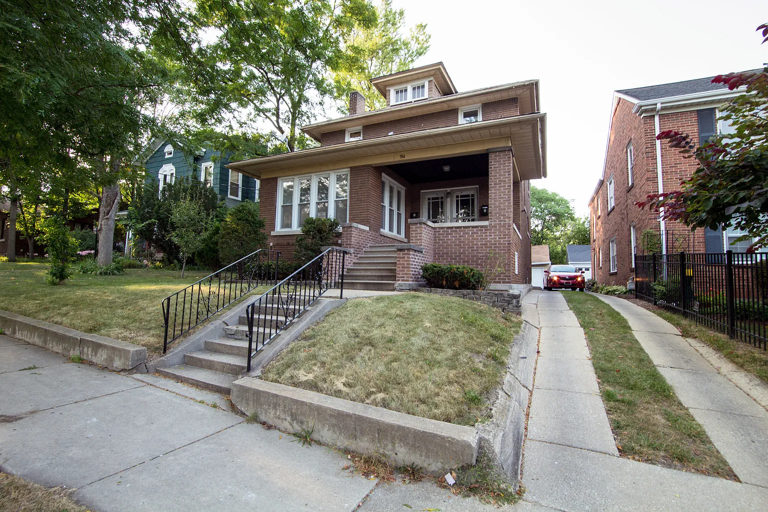 511 W Marion St photo 1