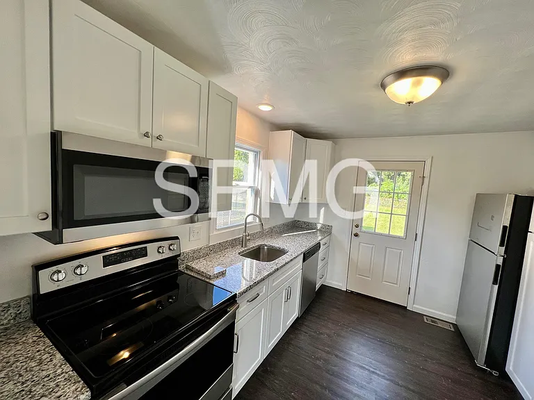 5125 Airport Rd NW — Photo 3