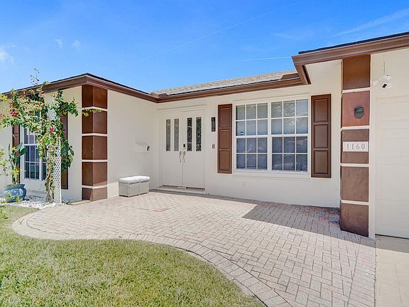 4th image of 1160 SW 71st Avenue