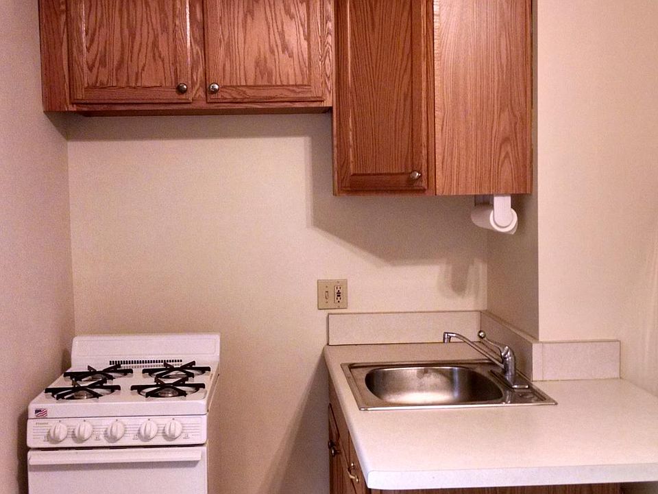 2nd image of 1830 N Oakland Ave #1BD