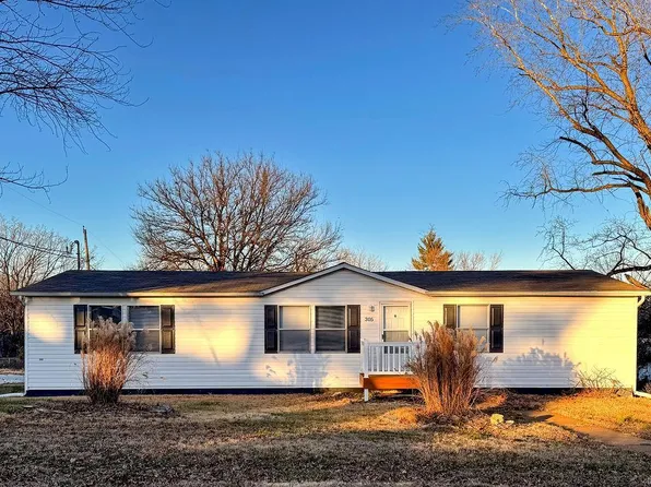 305 Douglas St, Festus, MO 63028