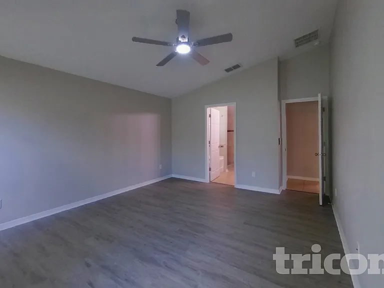 703 Bainbridge Loop — Photo 8
