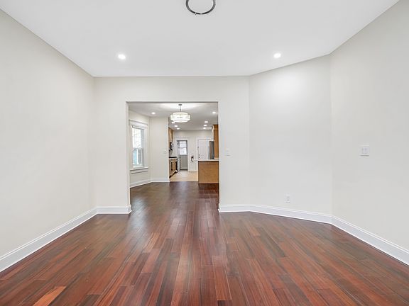 3rd image of 40 N Willow St Floor 1