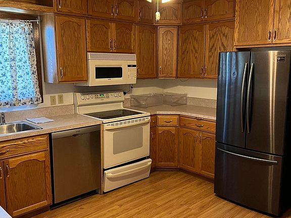 3rd image of 368 Roosevelt Pl