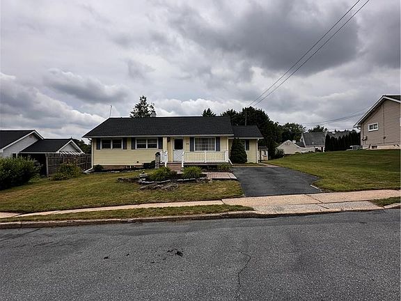 3rd image of 2730 Mosser St