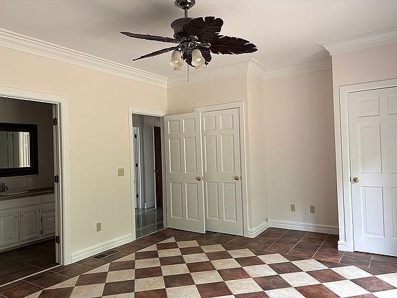 4th image of 1097 Winrock Dr