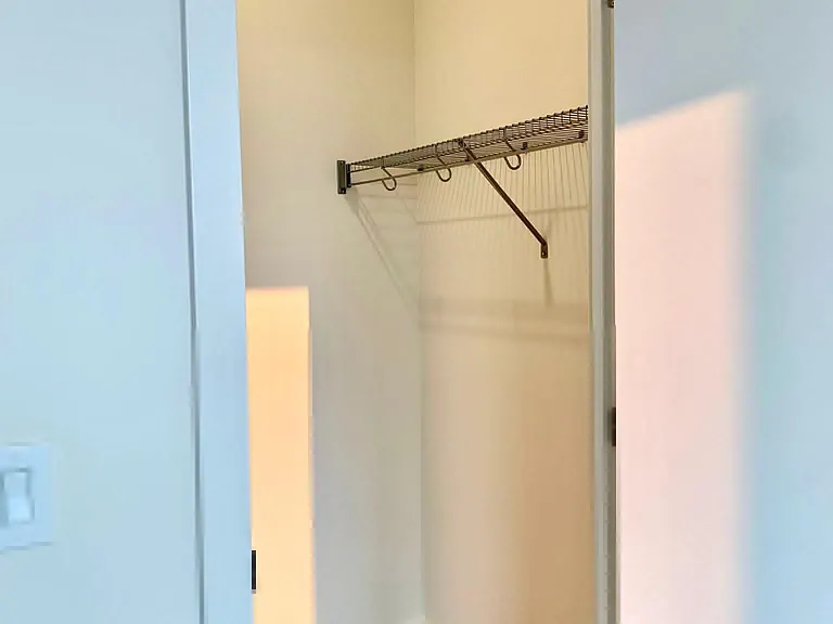 212 King William St #1116 — Photo 9