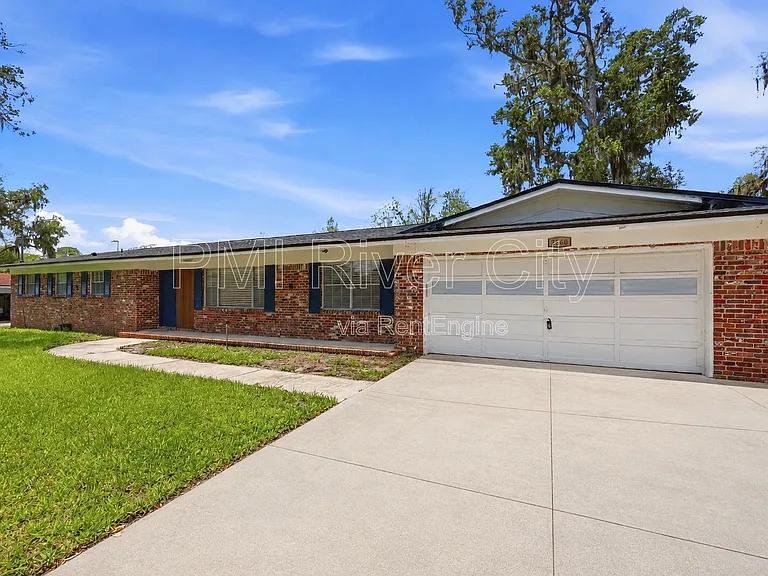 2860 Cedarcrest Dr — Photo 7