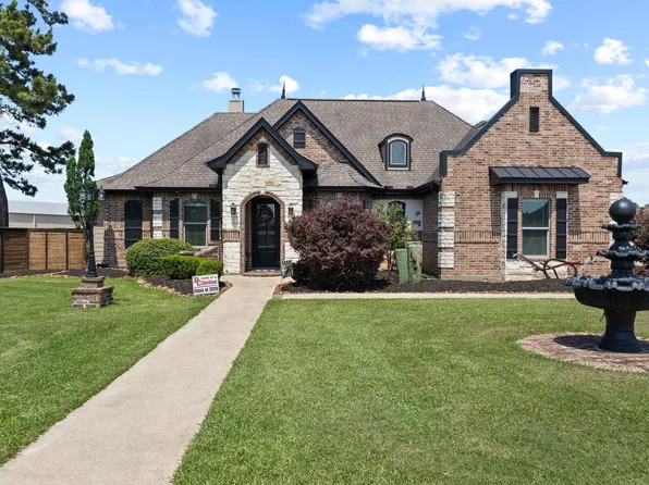 135 Stephanie Dr, Orange, TX 77630
