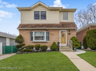 12 Clarence Pl, Staten Island, NY 10306