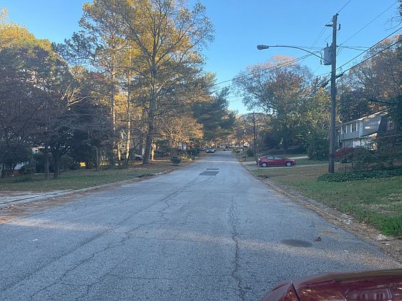 4th image of 513 Rockborough Ter