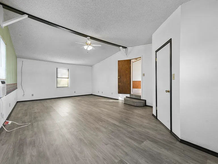 4922 County Road 803 — Photo 10