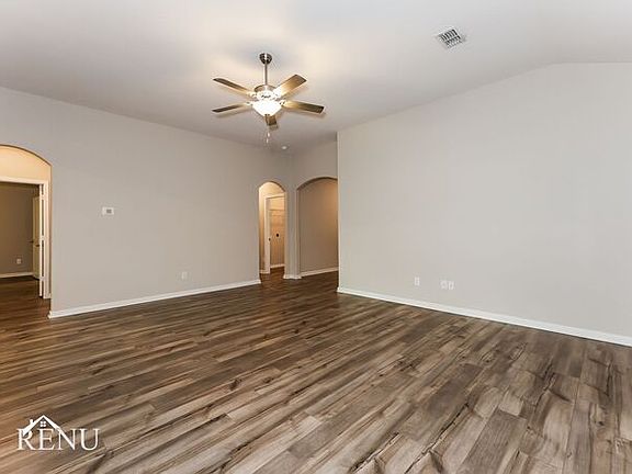 5th image of 2025 Hialeah Dr