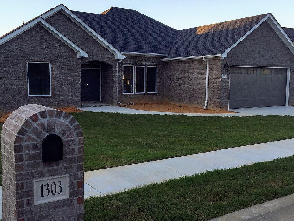 1st image of 1303 Oak Glenn Pl