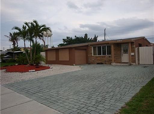 3rd image of 800 NE 60th St