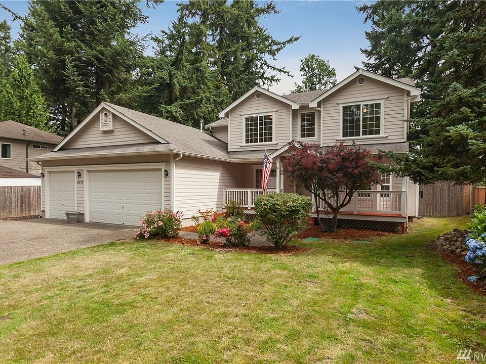 Beautiful home on 1/4+ acre with mature landscaping