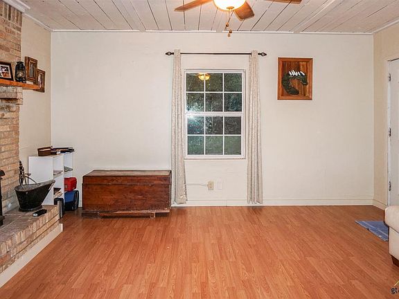 4th image of 608 Spear St