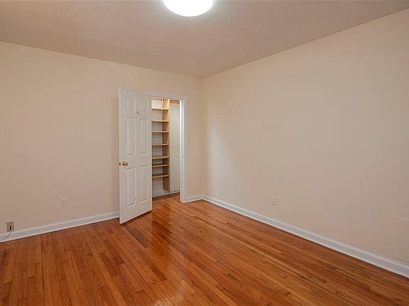 2nd image of 2913 W Bayshore Ct