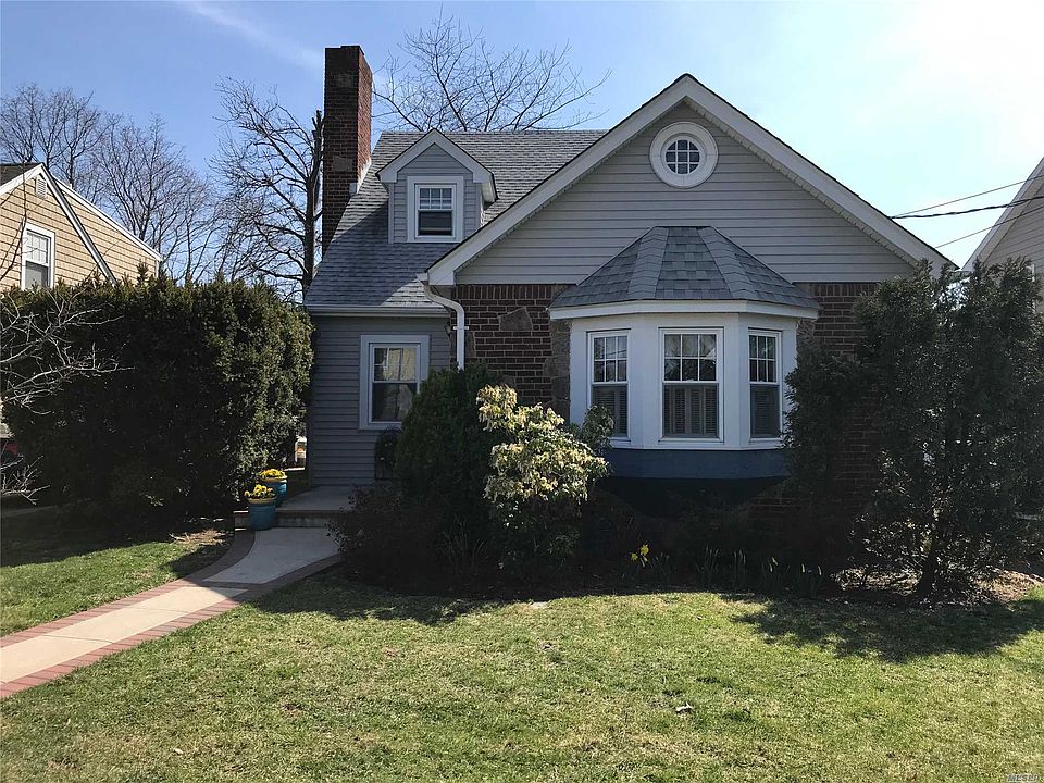 1st image of 107 Windsor Ave