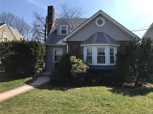 107 Windsor Ave, Rockville Centre, NY 11570